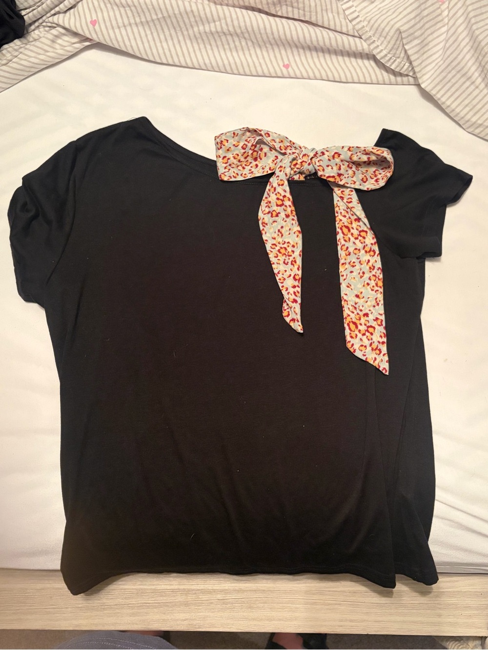 Black Women’s Short-Sleeve Top with Floral Bow Accent